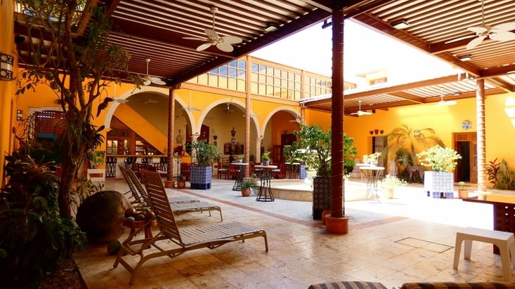 La patio de la Casa de los venados