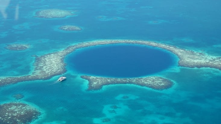 Et voici le clou du spectacle, le célèbre great blue hole !