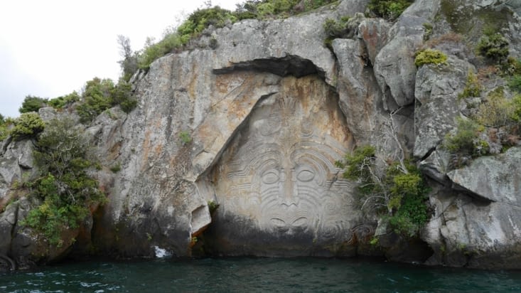 Maori rock carving