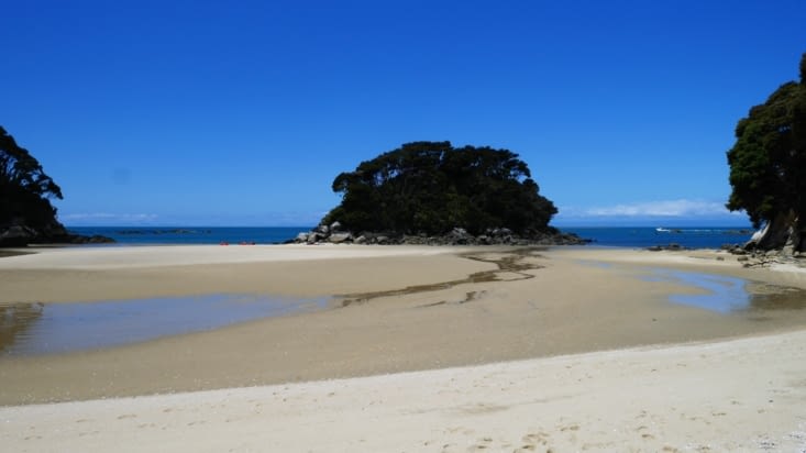 Abel Tasman est rempli de petites plages comme celle-ci