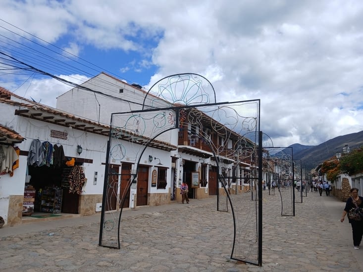 Dans les anciennes  rues pavées