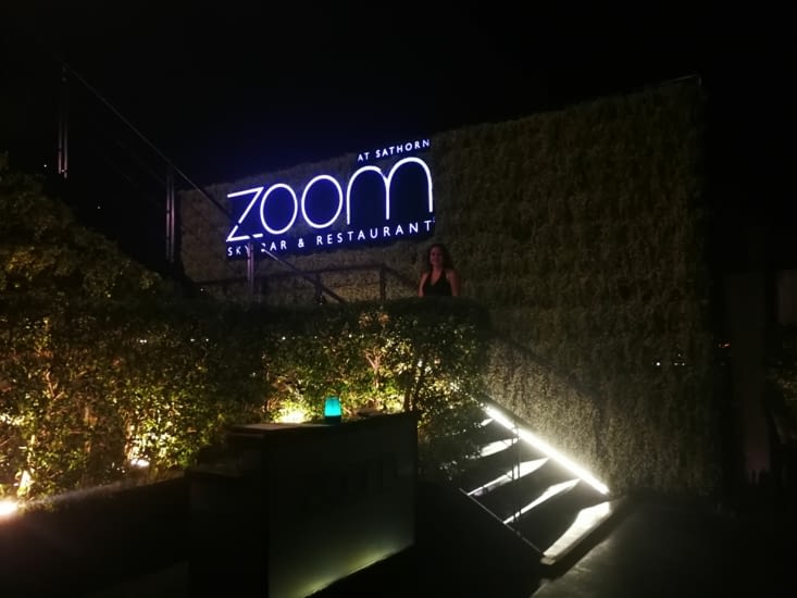 Zoom sky bar