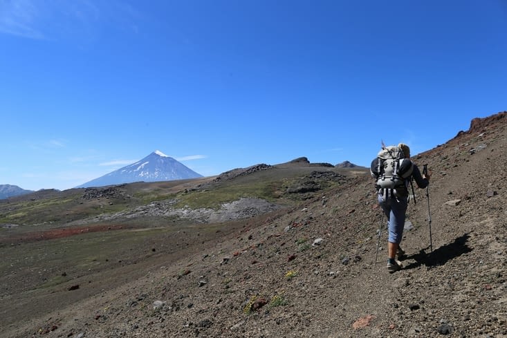 J2 du trek Villarrica sur fond de volcan Lanin.