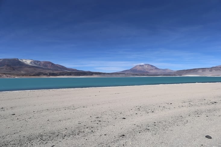 Laguna verde côté Chili, un bleu turquoise plutôt!