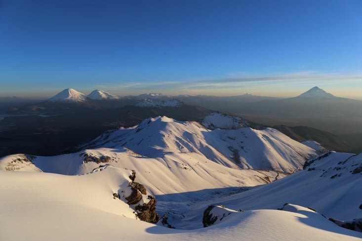 Vue sur les trois autres volcans