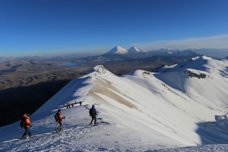Descente de la crête sommitale.