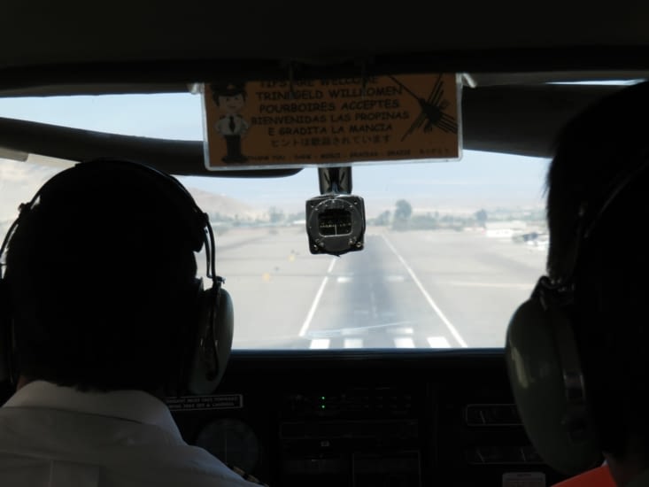 Décollage à bord d'un avion d'Aeroparacas