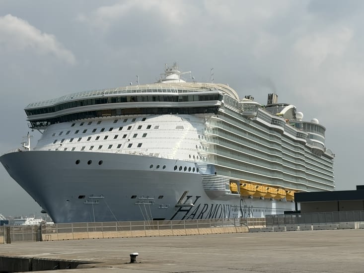 Le bateau mais à 7km du centre