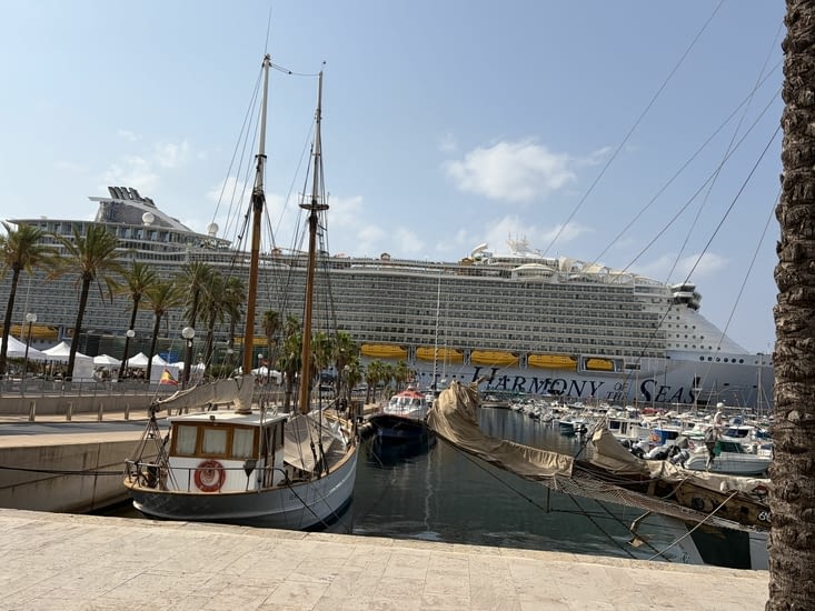 Notre barque en plein centre ville