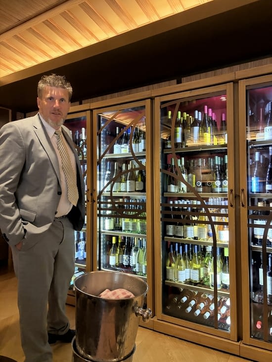 On découvre le bar à vin