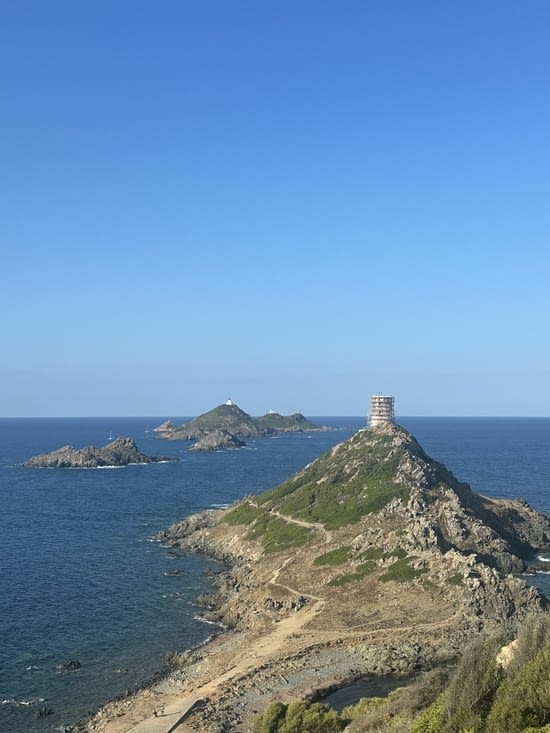 Vue sur la tour génoise de la parata