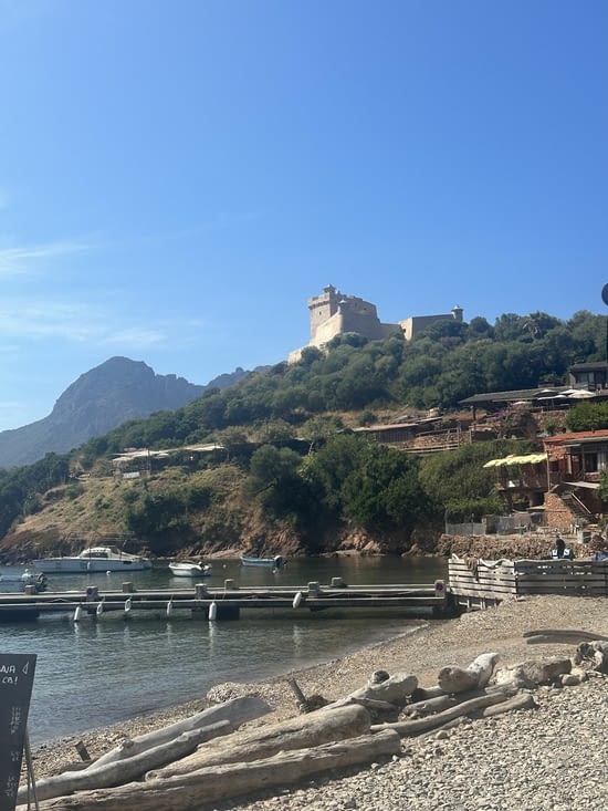 Vue sur le fortin de girolata