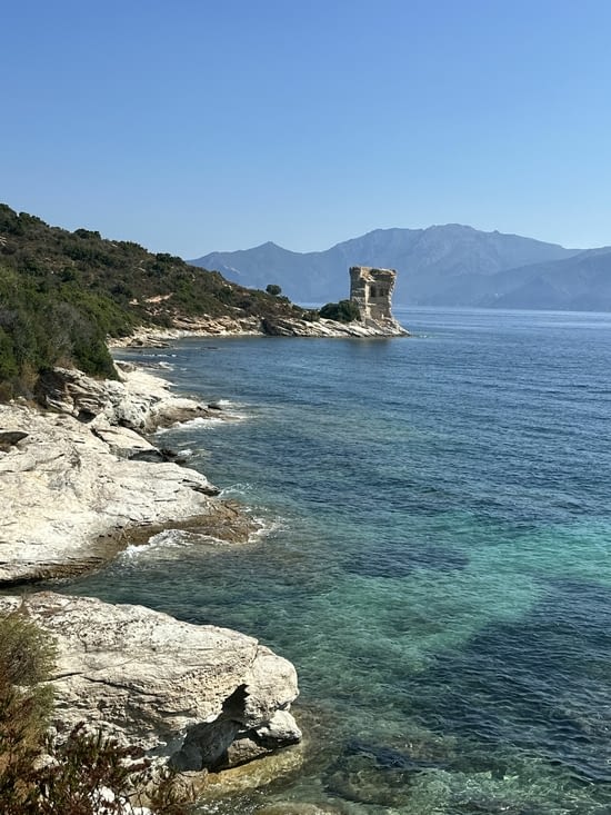 Vue sur la tour de la mortella.2