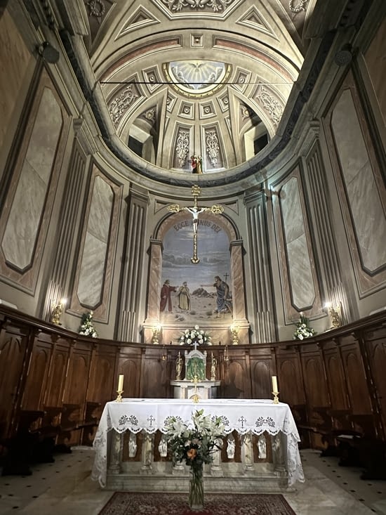 Eglise Saint Jean Baptiste (intérieur)