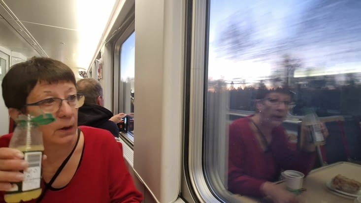 Petit déjeuner dans le train