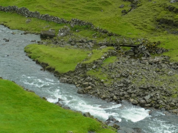 Ce pont permettant de franchir le quart de ce fleuve côtier.