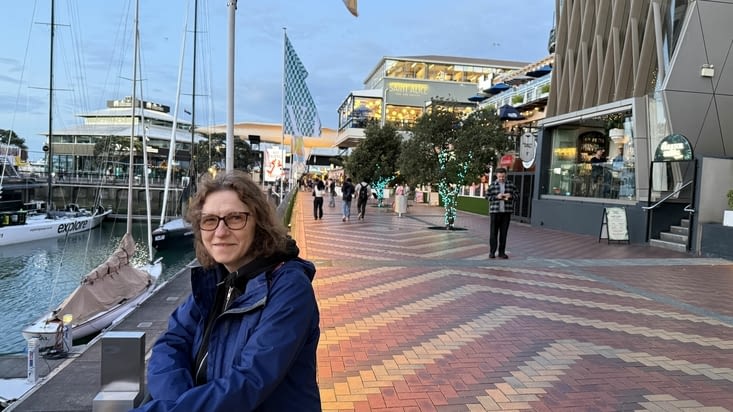 La fatigue du jet lag se fait sentir, un dernier sourire et on regagne l’hôtel…