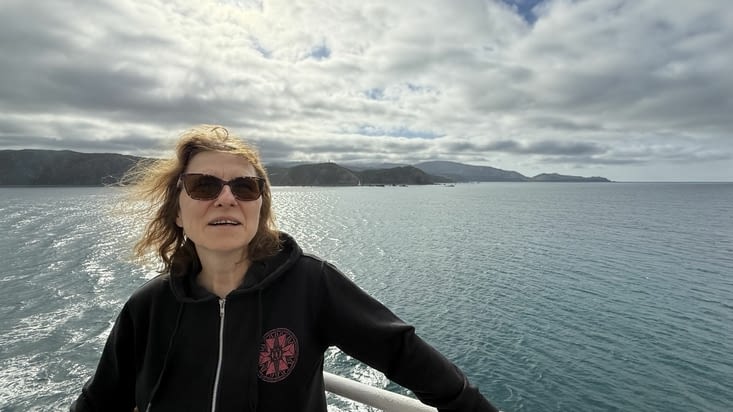 Isa sourit, la mer est calme …