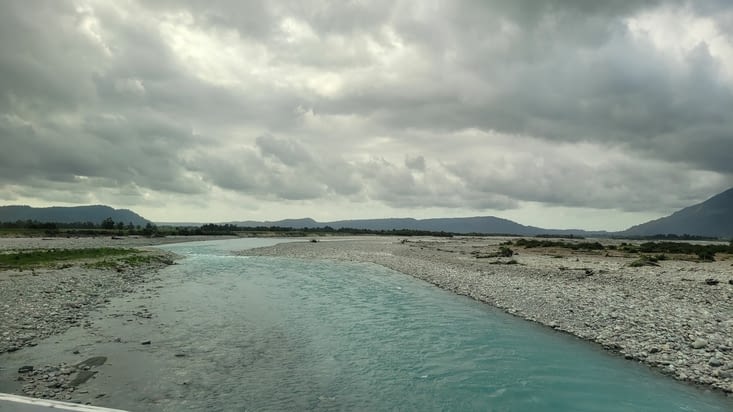 Entre traversées de rivière…