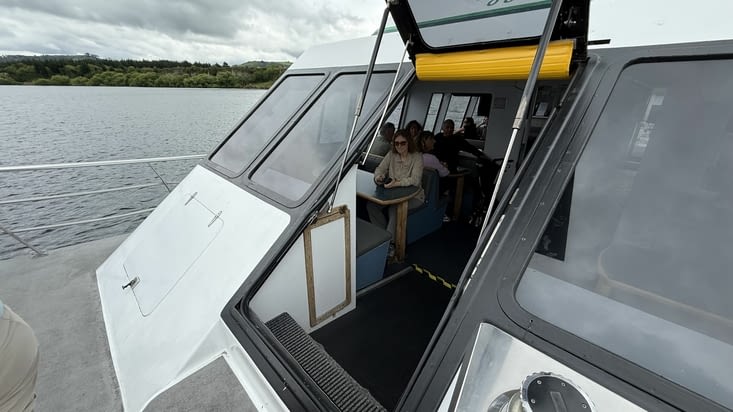 Isa s’accroche ! Le bateau, c’est pas son truc …