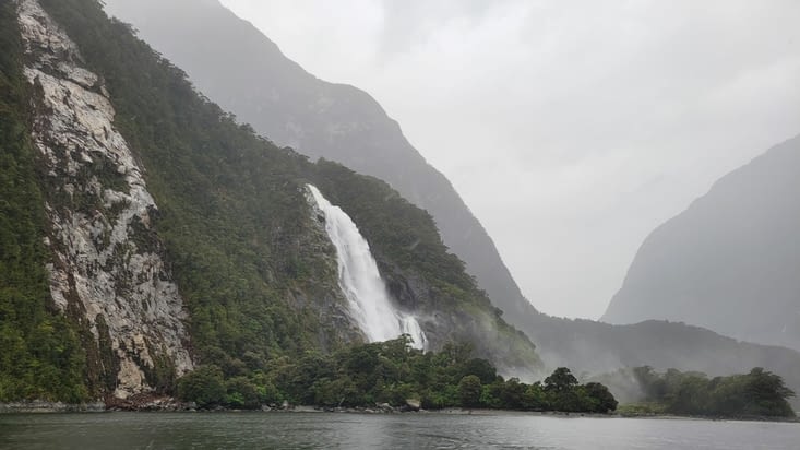 Dernier passage au pied de Bowen Falls avant de reprendre la route du retour …