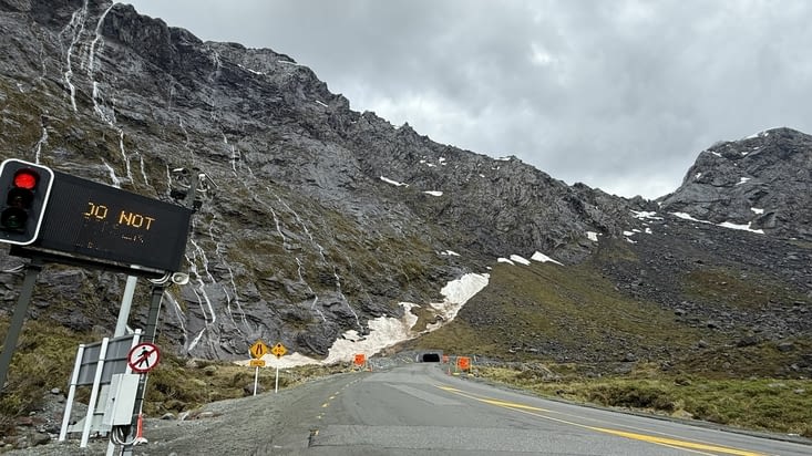 Nous atteignons enfin le Homer Tunnel…