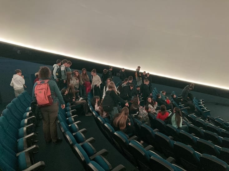 Installation au planétarium