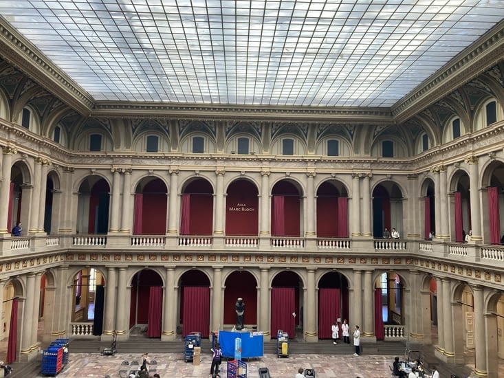 Aula Marc Bloch intérieur du palais universitaire