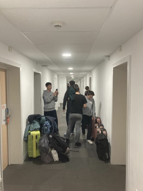 Départ de l’hôtel avant de partir pour le camp du Struthof