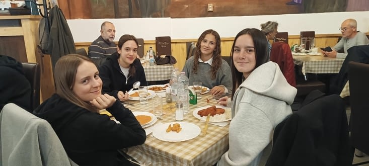 Découverte du goulash et autres plats locaux chez Frici Papa