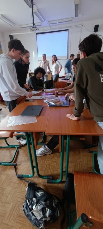 Les agences en pleine réflexion...