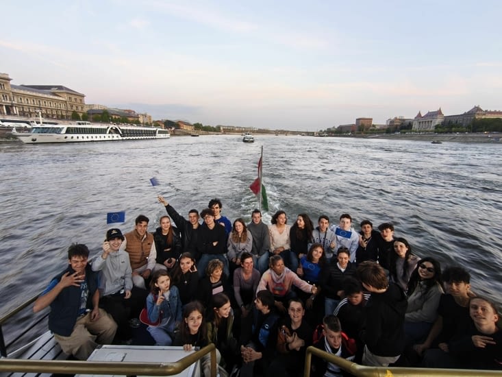Ce n'est qu'un au revoir... dans l'espoir d'accueillir nos correspondants à Nîmes !