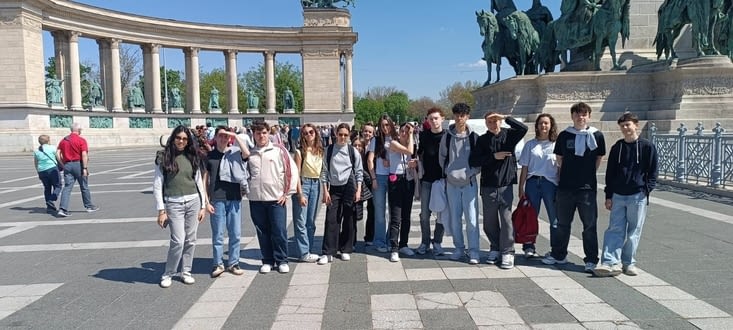 Clap de fin pour l'espace musical interactif et créatif... vers la place des Grands Hommes