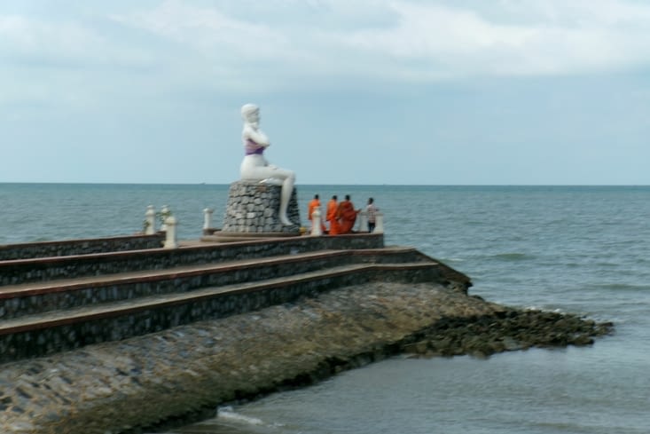 Les moines et la sirène