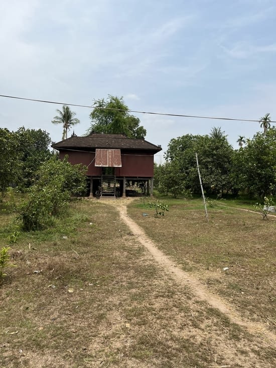 Maison sur pilotis, indispensable sur les bords du Mékong