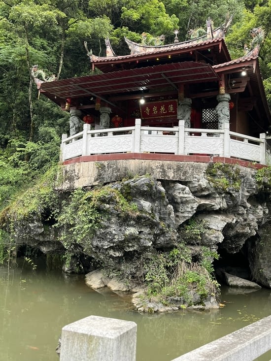 Visite à la pagode du coin