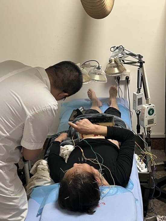 Electro-puncture et moxa