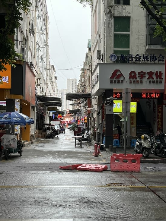 Virée dans l’un des quartiers de boutiques de Longyan