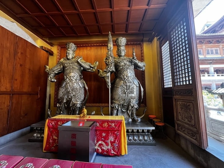 Statues de Guerriers