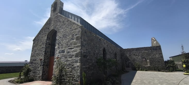 Quand un temple est recyclé en terrain de sport
