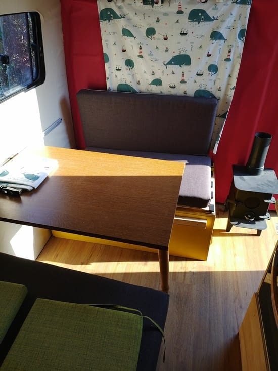 Un bien chouette Salon salle à manger chambre!