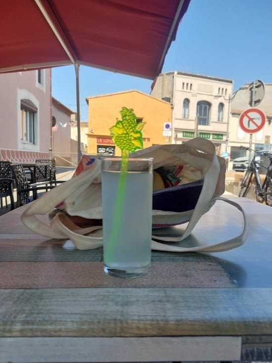 Un sirop de citron. L'ombre au tableau.