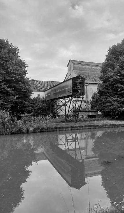 Vu au bord du canal.