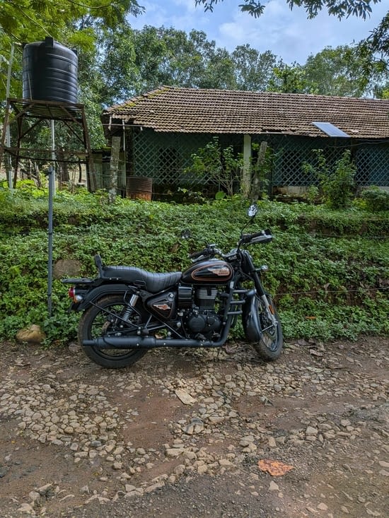 Une Royal Enfield, of course