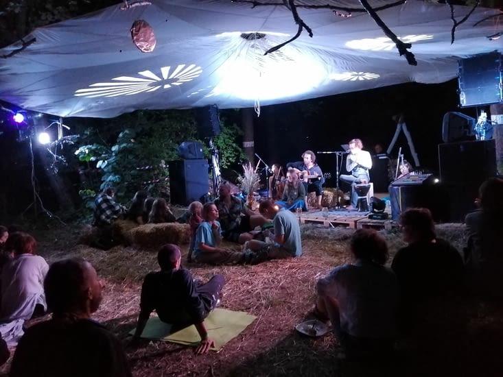 Que la fête commence