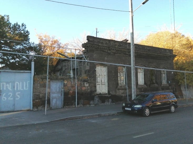 Les maisons  anciennes auraient mieux résisté