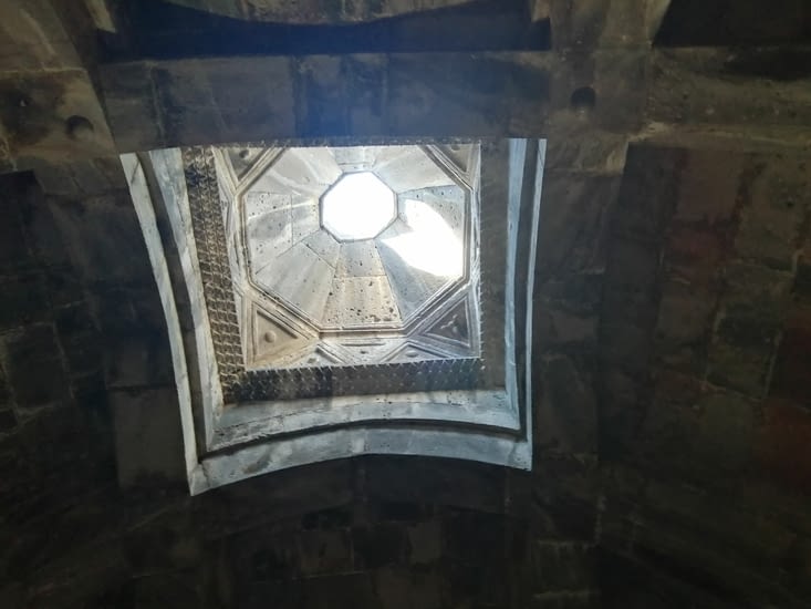 Des puits de lumière dans tous les édifice s