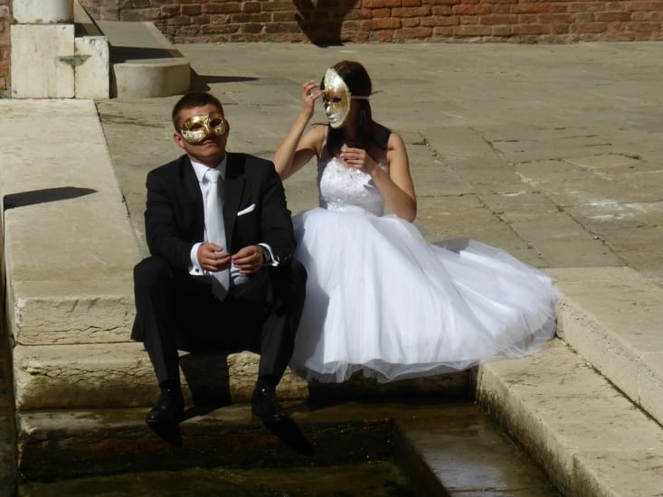 Scene de rue, les apparences sont trompeuses