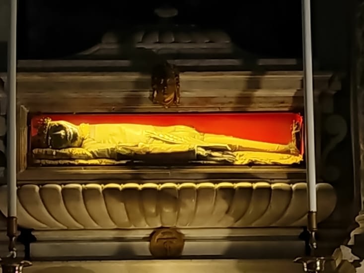 Dans les églises c'est plus calme.