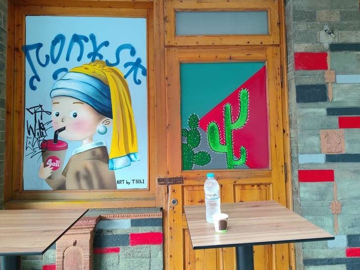 Petit café à la "corner Shop"